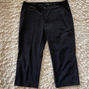 EUC Mossimo brand Womens size 8 black capri pants